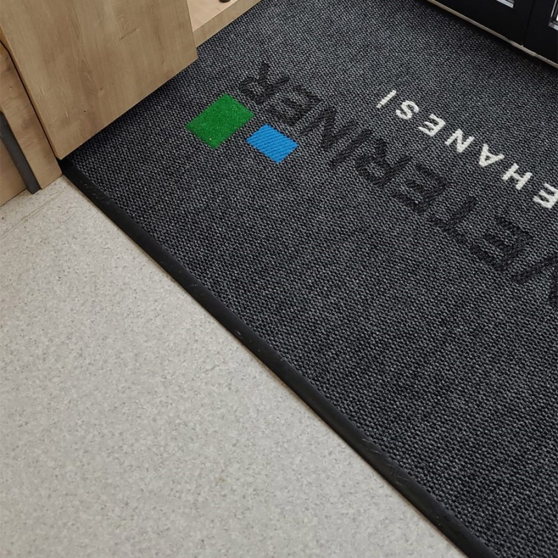 Veteriner Kliniklere Özel Yeşil Gri Logolu Paspas Klinika