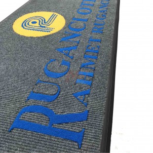 Otellere Gri Logolu Paspas Rugancı